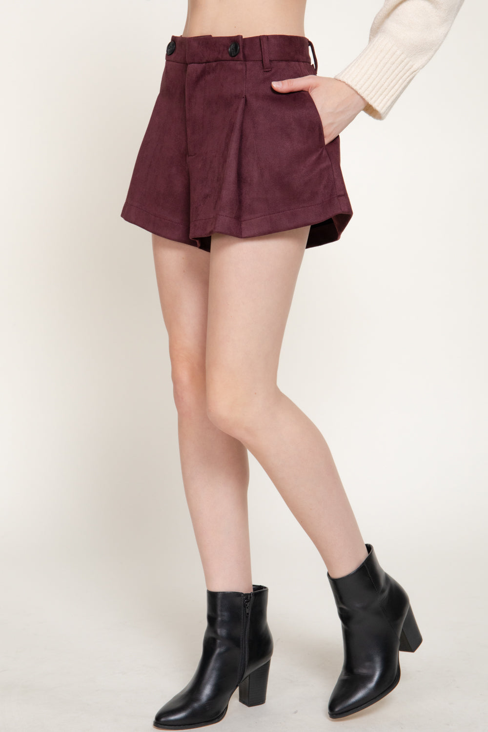 Short skort de gamuza con pliegue