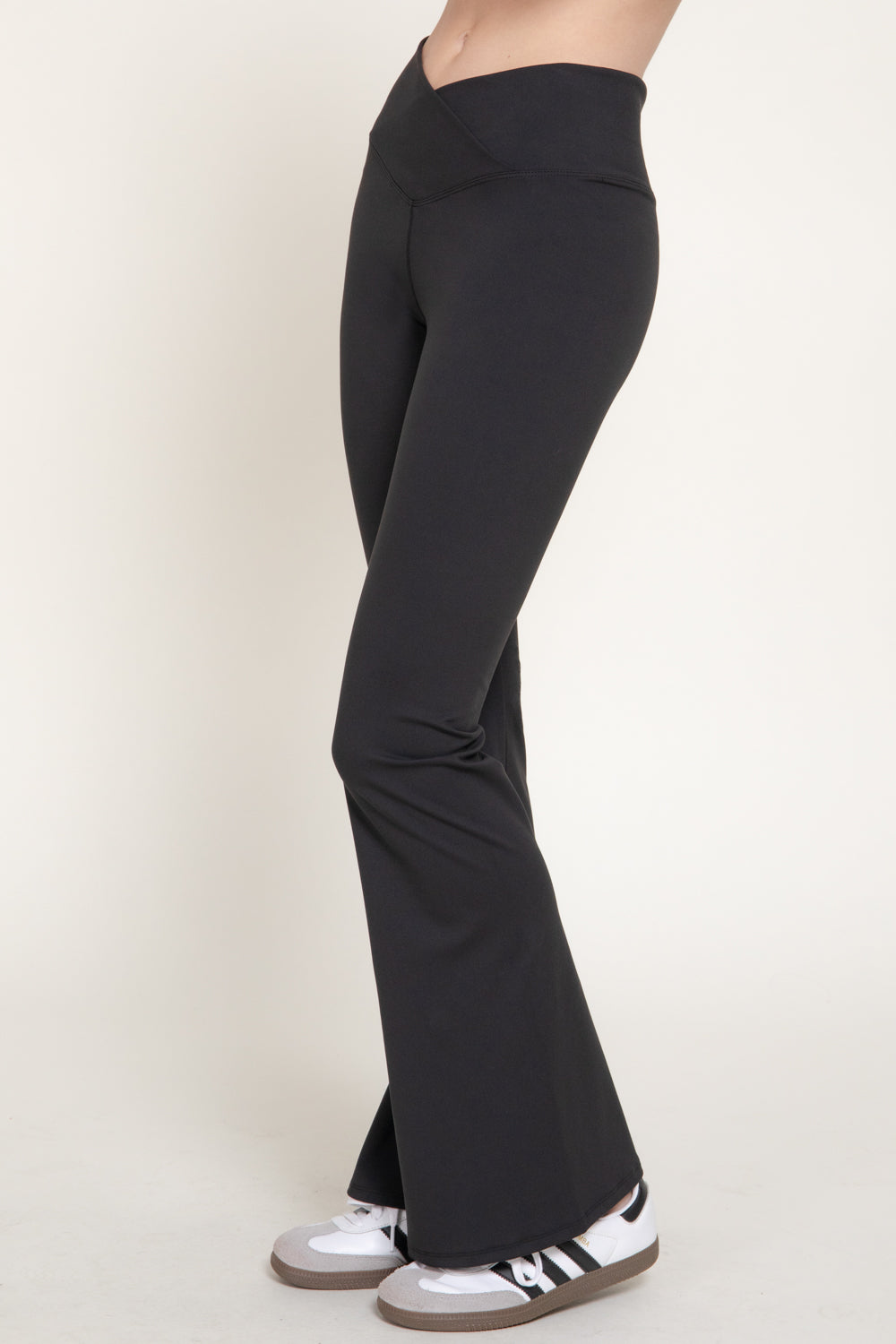 Pantalón acampanado cintura cruzada