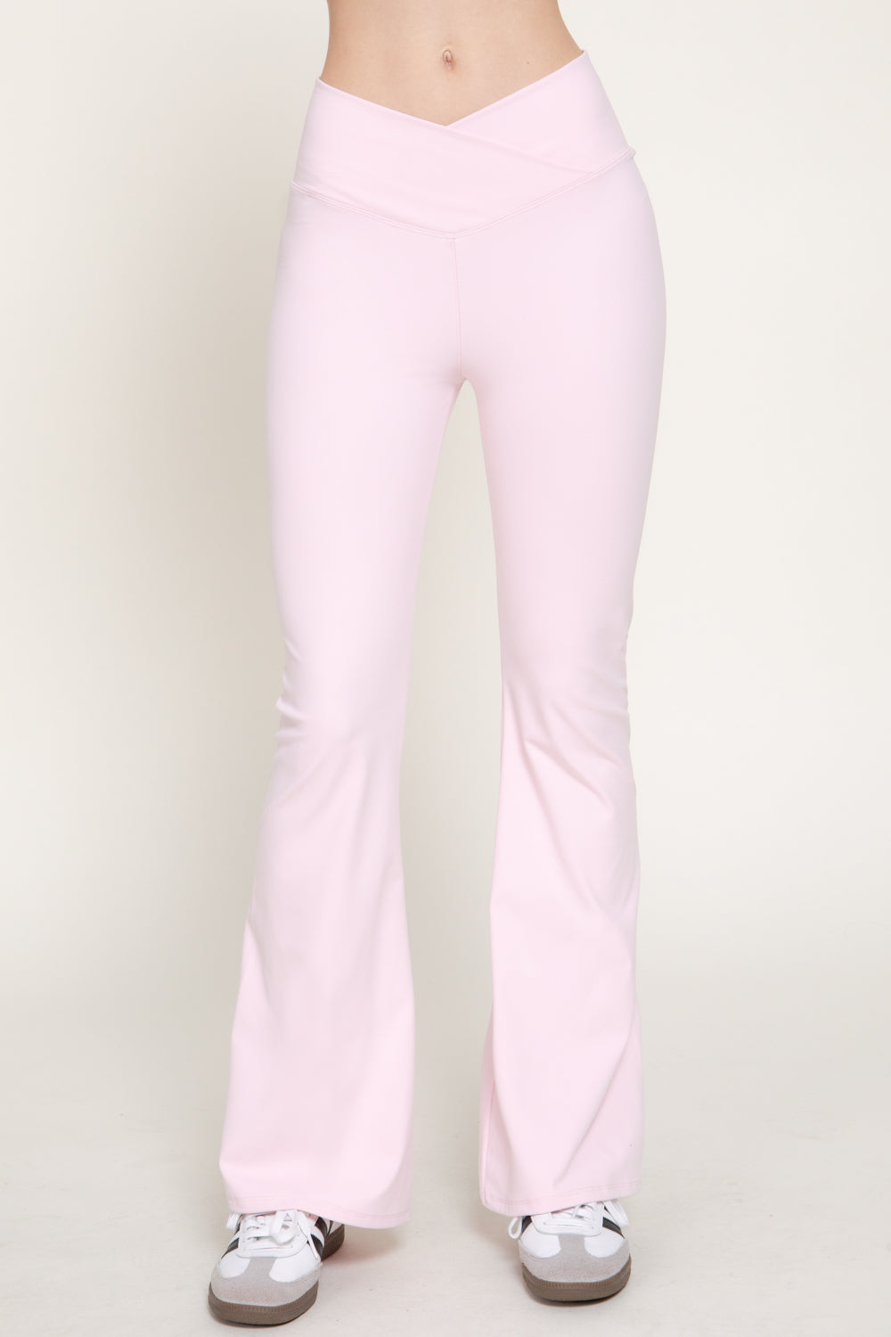 Pantalón acampanado cintura cruzada