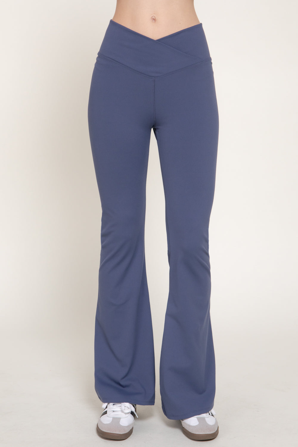 Pantalón acampanado cintura cruzada