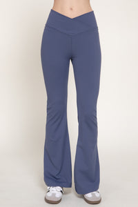 Pantalón acampanado cintura cruzada