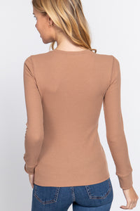 Blusa acanalada con botones