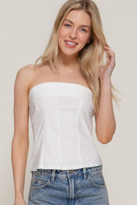 Top strapless tipo corset con costuras marcadas