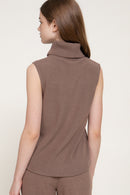 Blusa sin mangas cuello alto acanalada
