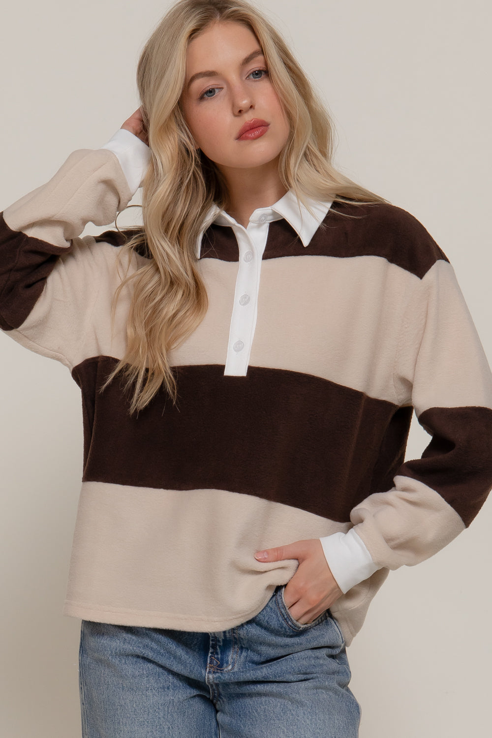 Blusa tipo polo de franela con rayas anchas