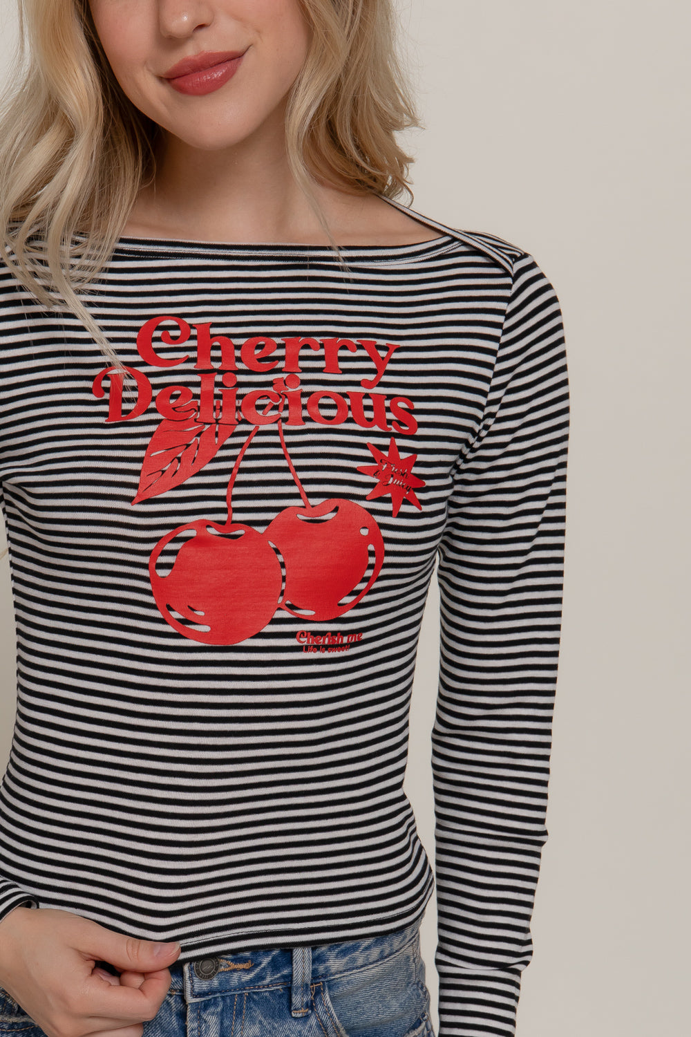 Blusa de rayas con cerezas