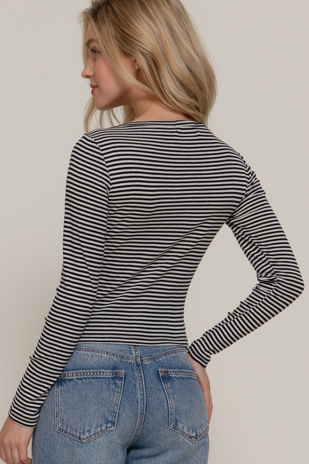 Blusa de rayas con cerezas