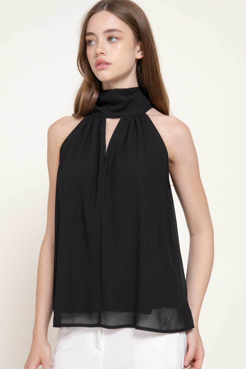 Blusa halter con abertura
