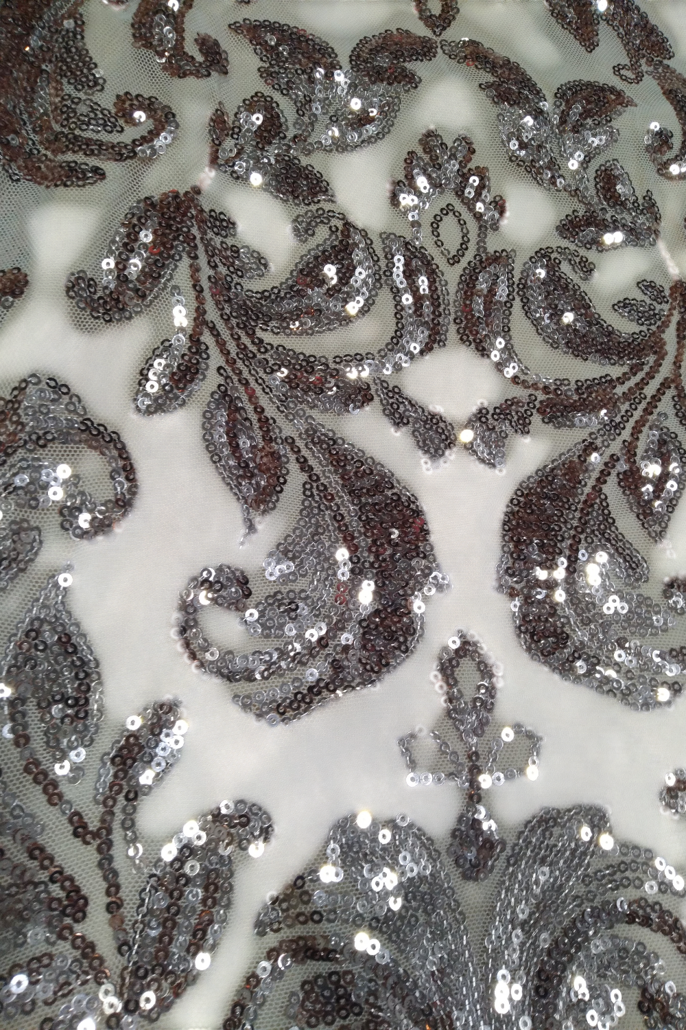 Vestido corto de lentejuelas con tirantes